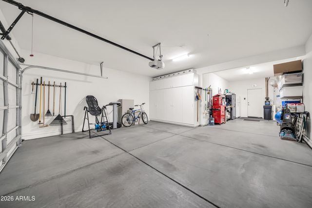 2214 W HEDGEHOG Place, Phoenix, AZ 85085