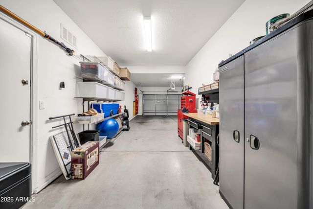 2214 W HEDGEHOG Place, Phoenix, AZ 85085