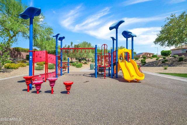 2214 W HEDGEHOG Place, Phoenix, AZ 85085