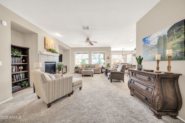 2214 W HEDGEHOG Place, Phoenix, AZ 85085