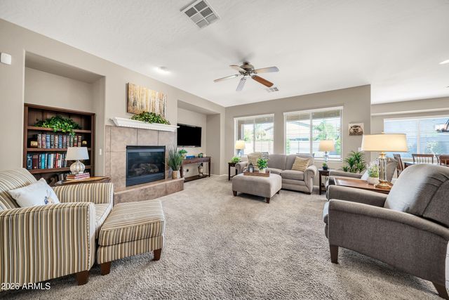 2214 W HEDGEHOG Place, Phoenix, AZ 85085