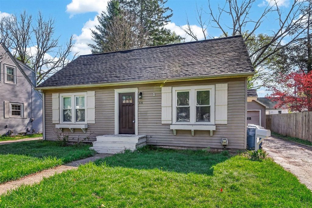 616 Pinehurst Boulevard, Kalamazoo, MI 49006