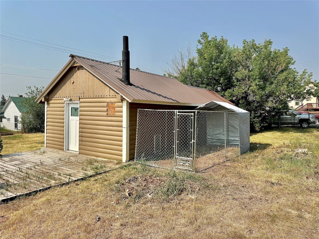 400 E Larime Street, White Sulphur Springs, MT 59645 photo 3