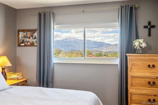 5160 Sapphire Drive, Colorado Springs, CO 80918