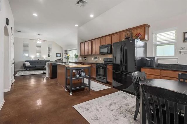 205 Field Corn LN, San Marcos, TX 78666