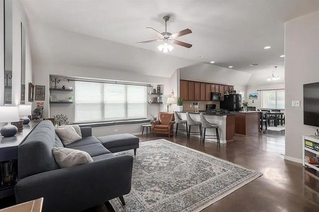 205 Field Corn LN, San Marcos, TX 78666