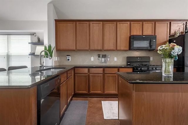 205 Field Corn LN, San Marcos, TX 78666