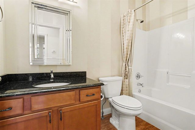 2221 Hunters Run, Kalamazoo, MI 49048