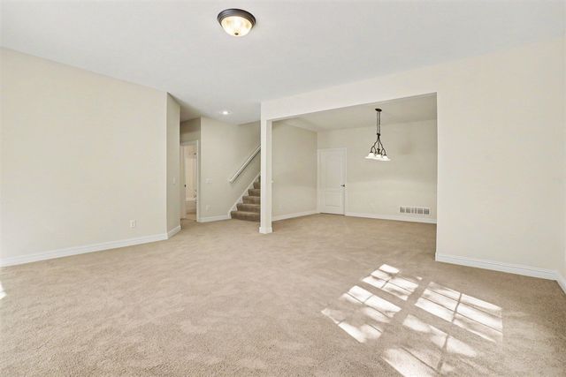 2221 Hunters Run, Kalamazoo, MI 49048