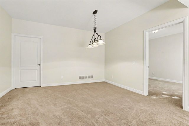 2221 Hunters Run, Kalamazoo, MI 49048