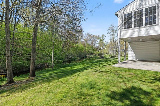 2221 Hunters Run, Kalamazoo, MI 49048