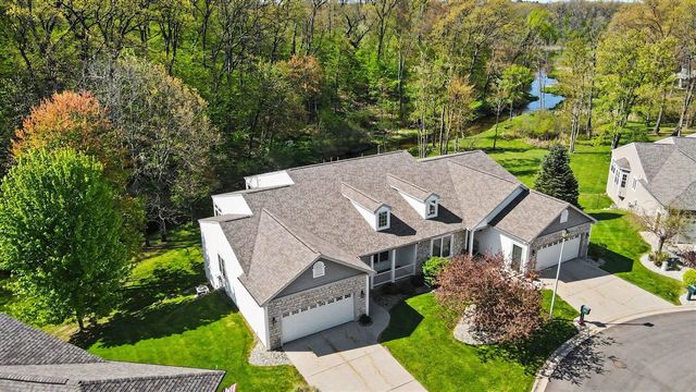 2221 Hunters Run, Kalamazoo, MI 49048