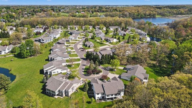 2221 Hunters Run, Kalamazoo, MI 49048