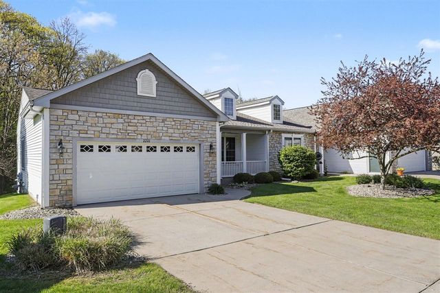 2221 Hunters Run, Kalamazoo, MI 49048