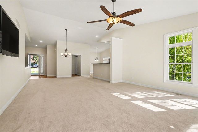 2221 Hunters Run, Kalamazoo, MI 49048