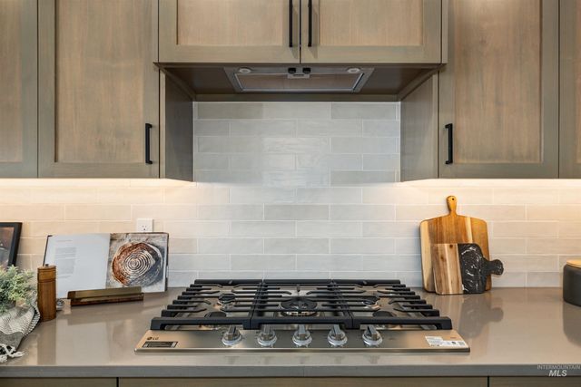 652 N Morning Glory Avenue, Eagle, ID 83616