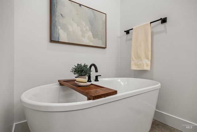 652 N Morning Glory Avenue, Eagle, ID 83616