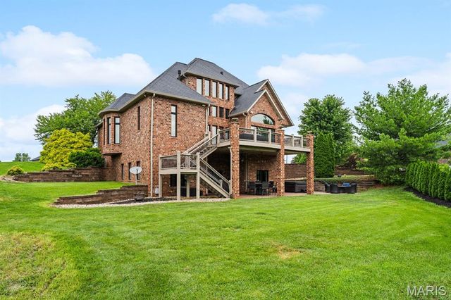 8424 Rock Ridge Court, Edwardsville, IL 62025