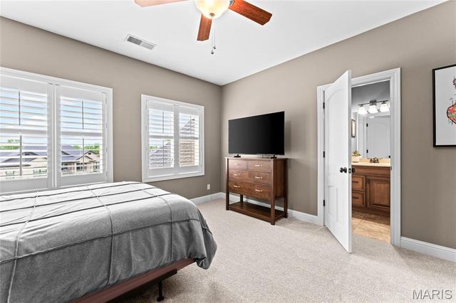 8424 Rock Ridge Court, Edwardsville, IL 62025
