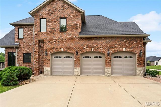 8424 Rock Ridge Court, Edwardsville, IL 62025