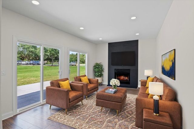 1740 Bradford Lane, Crystal Lake, IL 60014