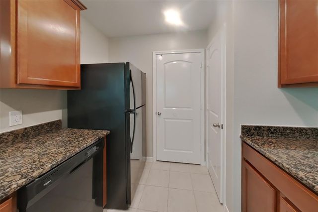 829 Painted Bison Drive, La Marque, TX 77568