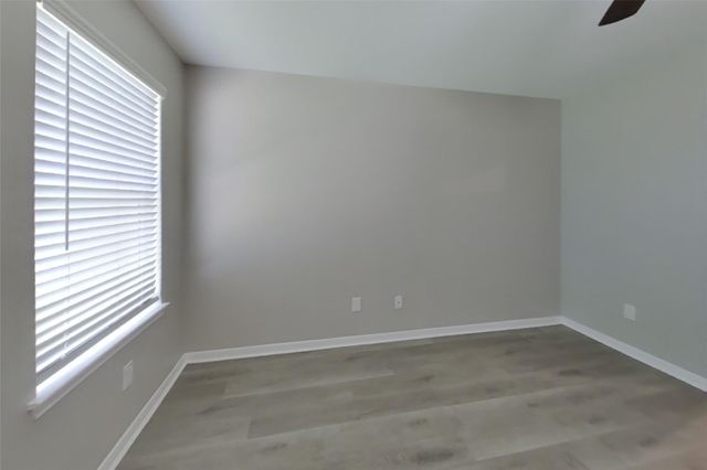 829 Painted Bison Drive, La Marque, TX 77568