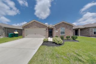 829 Painted Bison Drive, La Marque, TX 77568