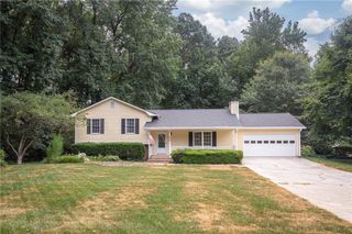 1484 Lakemont Drive, Grayson, GA 30017