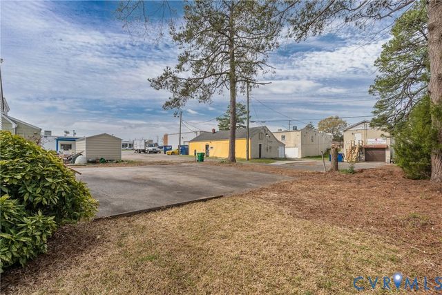 2004 Snead Ave, Colonial Heights, VA 23834