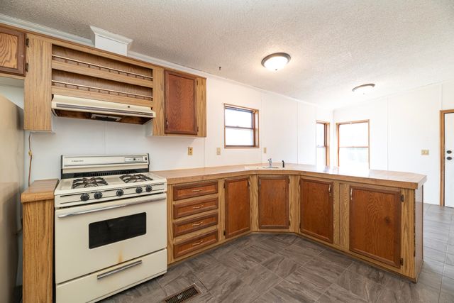 13064 Riverside Drive, Constantine, MI 49042