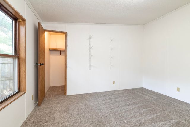 13064 Riverside Drive, Constantine, MI 49042