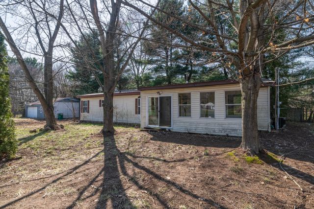 13064 Riverside Drive, Constantine, MI 49042