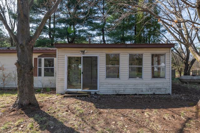 13064 Riverside Drive, Constantine, MI 49042
