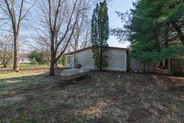 13064 Riverside Drive, Constantine, MI 49042