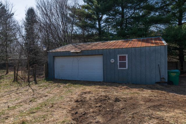 13064 Riverside Drive, Constantine, MI 49042
