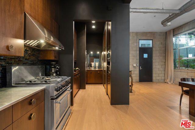 710 N Orlando Avenue 101, West Hollywood, CA 90069