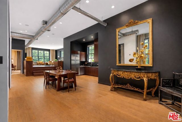710 N Orlando Avenue 101, West Hollywood, CA 90069