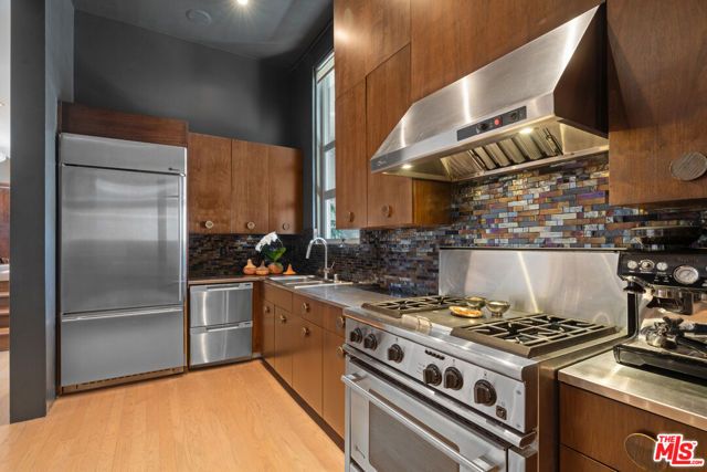 710 N Orlando Avenue 101, West Hollywood, CA 90069