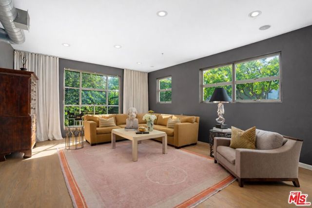 710 N Orlando Avenue 101, West Hollywood, CA 90069