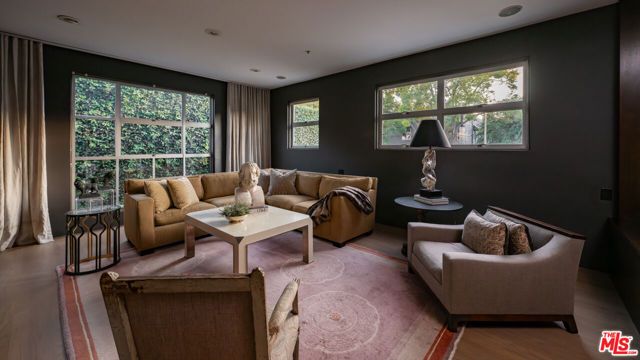 710 N Orlando Avenue 101, West Hollywood, CA 90069