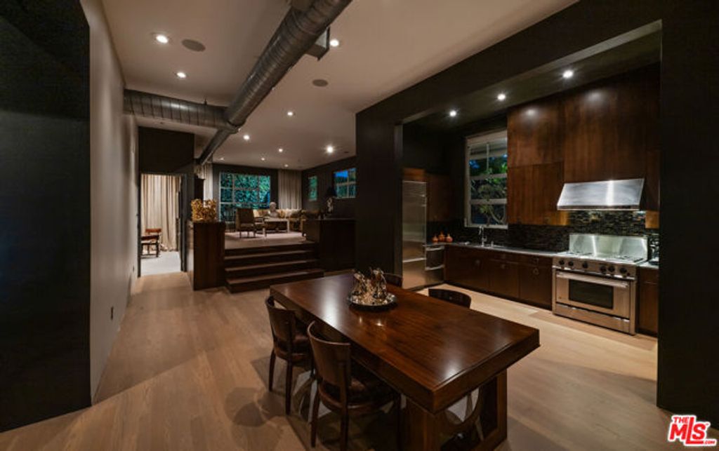 710 N Orlando Avenue 101, West Hollywood, CA 90069