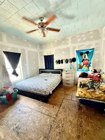1027 W Crawford Street, Denison, TX 75020