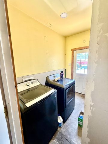 1027 W Crawford Street, Denison, TX 75020