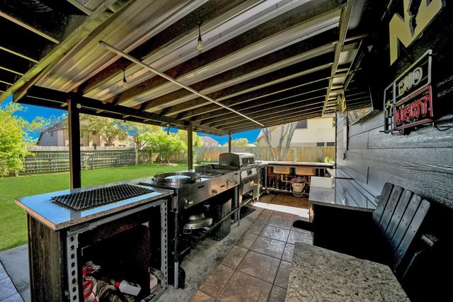 7903 Veranda Drive, Cove, TX 77523