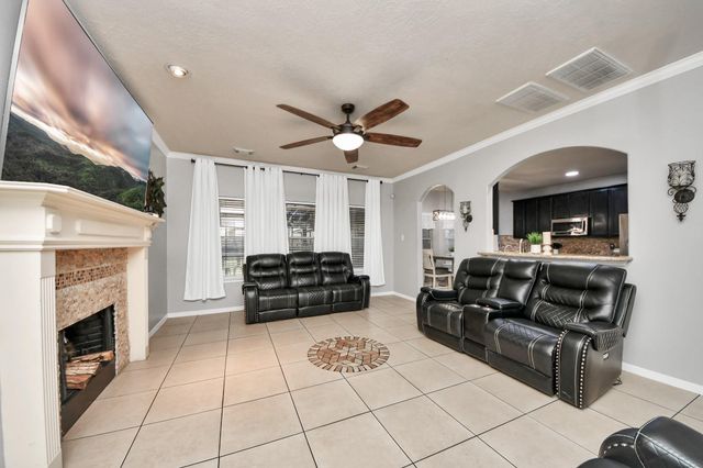 7903 Veranda Drive, Cove, TX 77523