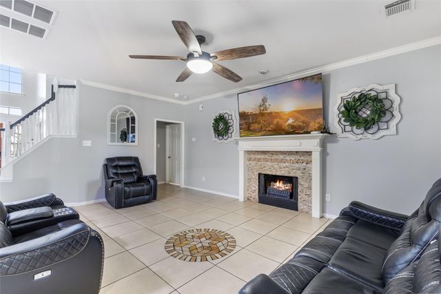 7903 Veranda Drive, Cove, TX 77523