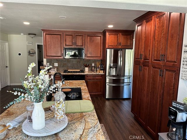 13557 Pineridge Court, Yucaipa, CA 92399