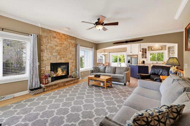 1500 Kentlands Court, Waunakee, WI 53597