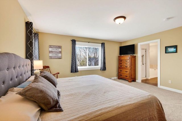1500 Kentlands Court, Waunakee, WI 53597